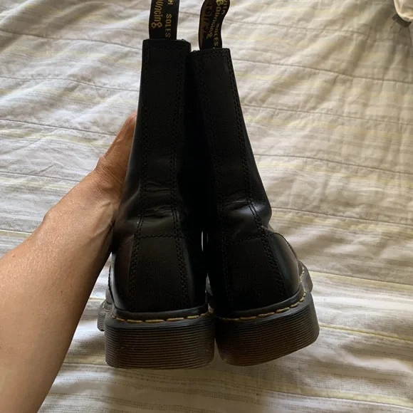 Dr Martens boots - Picture 4 of 7